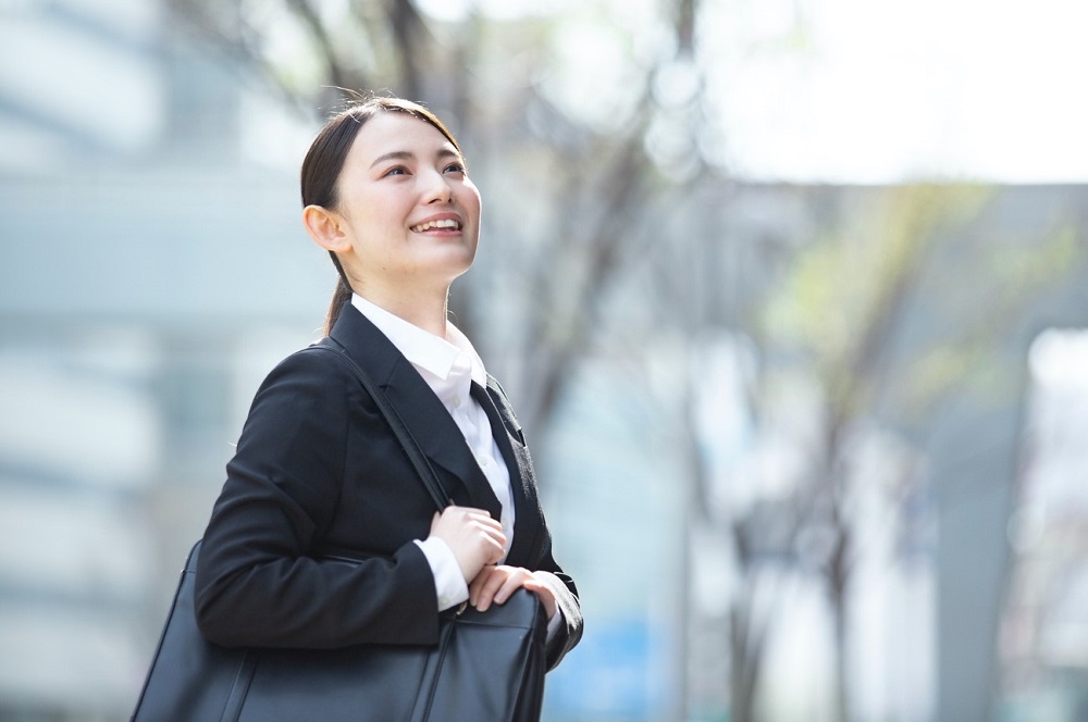 就職おめでとう 新社会人に喜ばれる就職祝い3選 プレゼントの相場や押さえておくべきマナーは Cake Jp マガジン