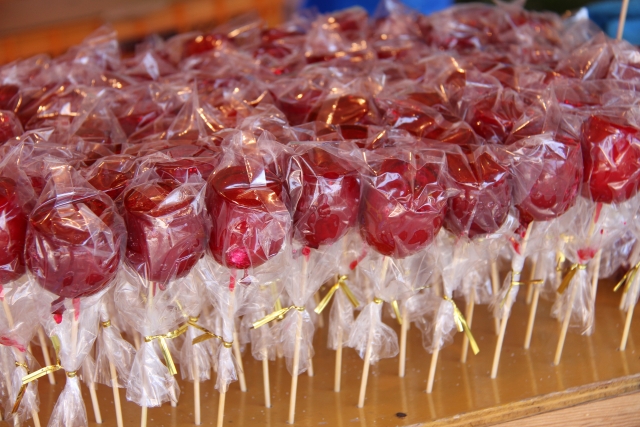一口サイズで食べやすい！簡単りんごの飴作り方 | Cake.jp マガジン