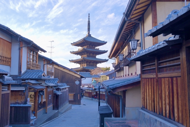 京都の街並みと五重塔
