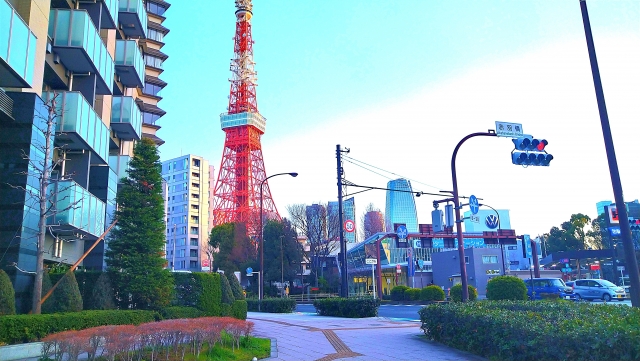 東京の街並みと東京タワー