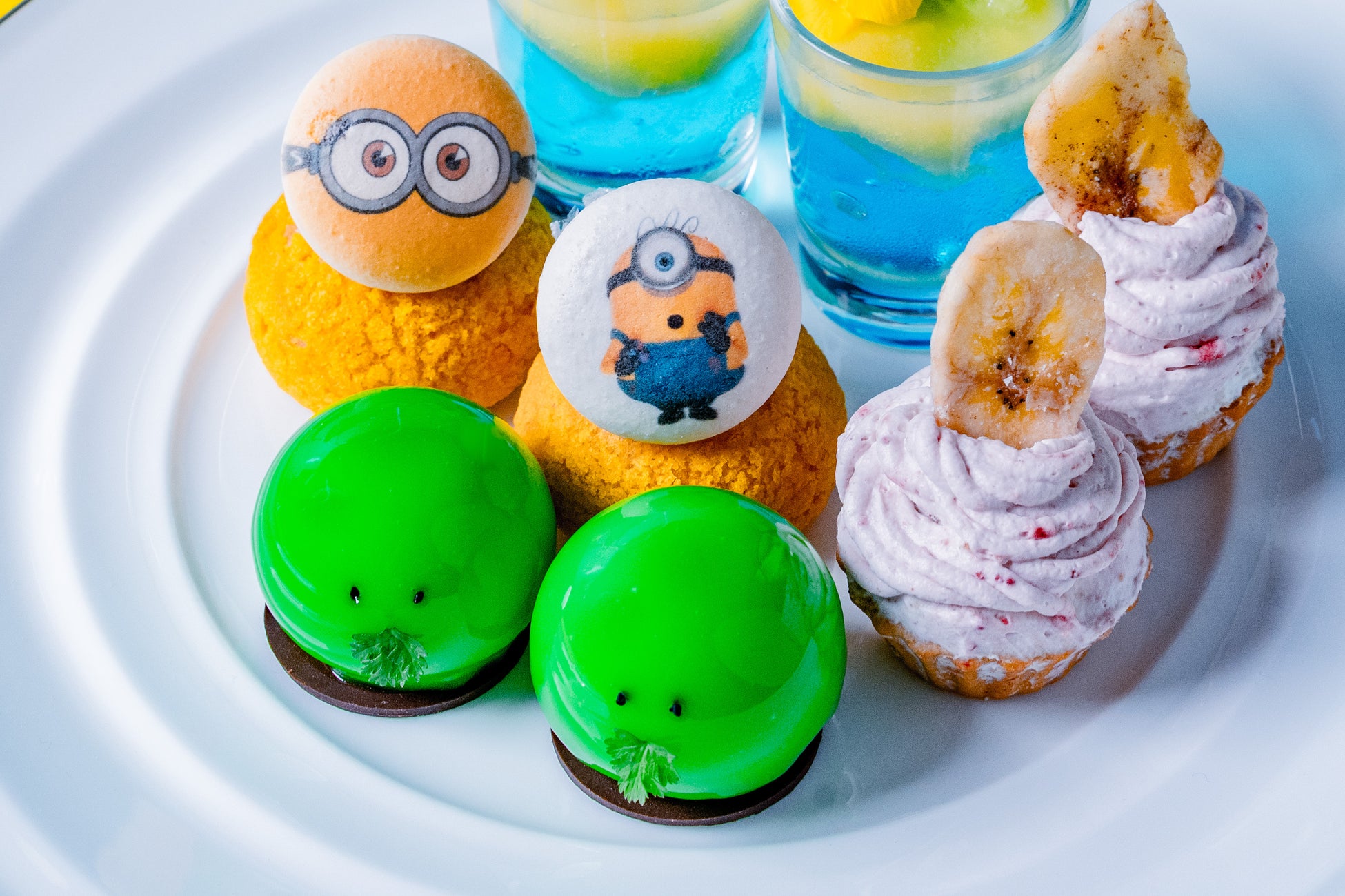 グランドプリンスホテル大阪ベイで開催「ミニオンズ&モンスターズアフタヌーンティー」 ~夏の限定スイーツ体験~