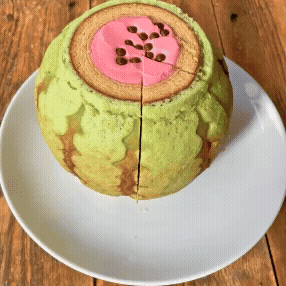 本物そっくり「すいかバウム」が生クリーム増量でリニューアル｜お菓子のたいよう