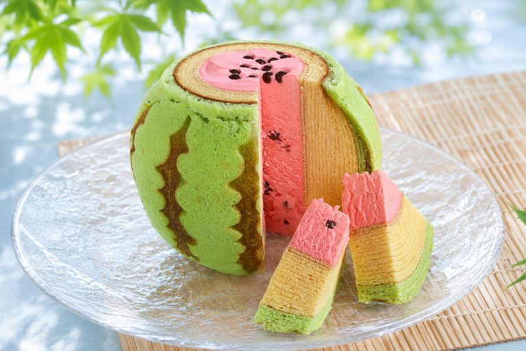 本物そっくり「すいかバウム」が生クリーム増量でリニューアル｜お菓子のたいよう