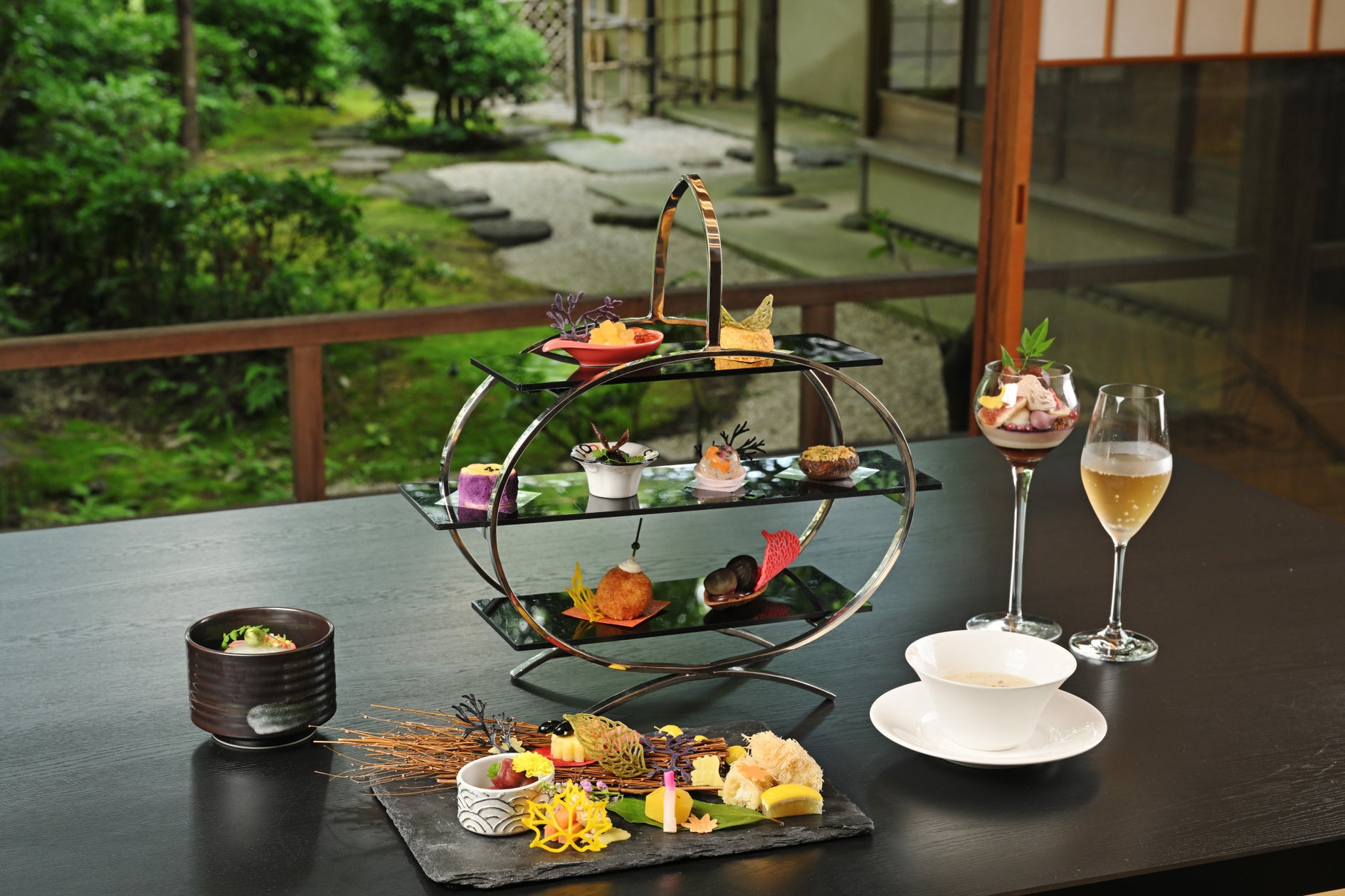 ザ・プリンス 京都宝ヶ池「茶寮」の和のアフタヌーンティーで秋の味覚を満喫