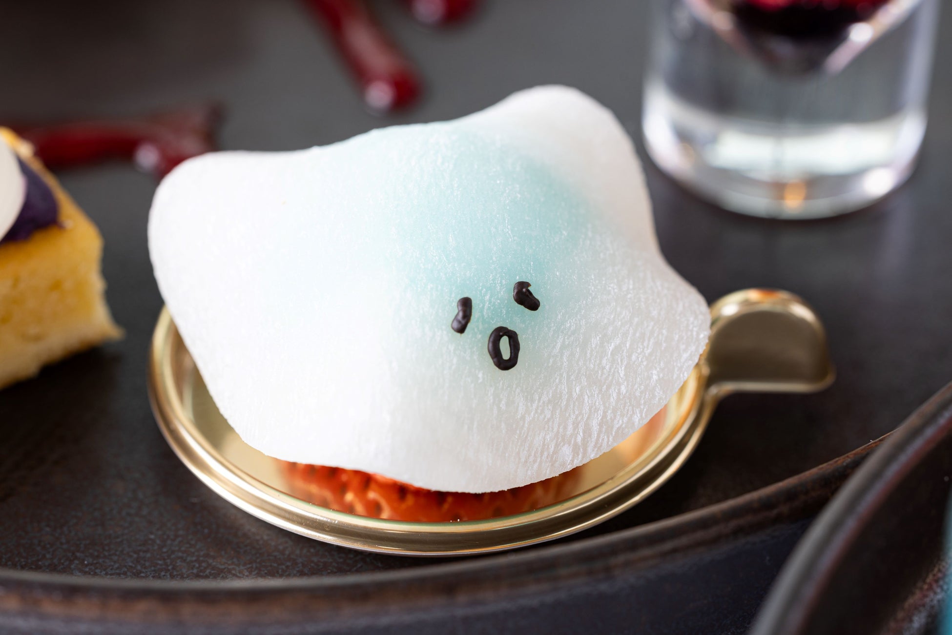“もちもち”おばけのホワイトチョコムース