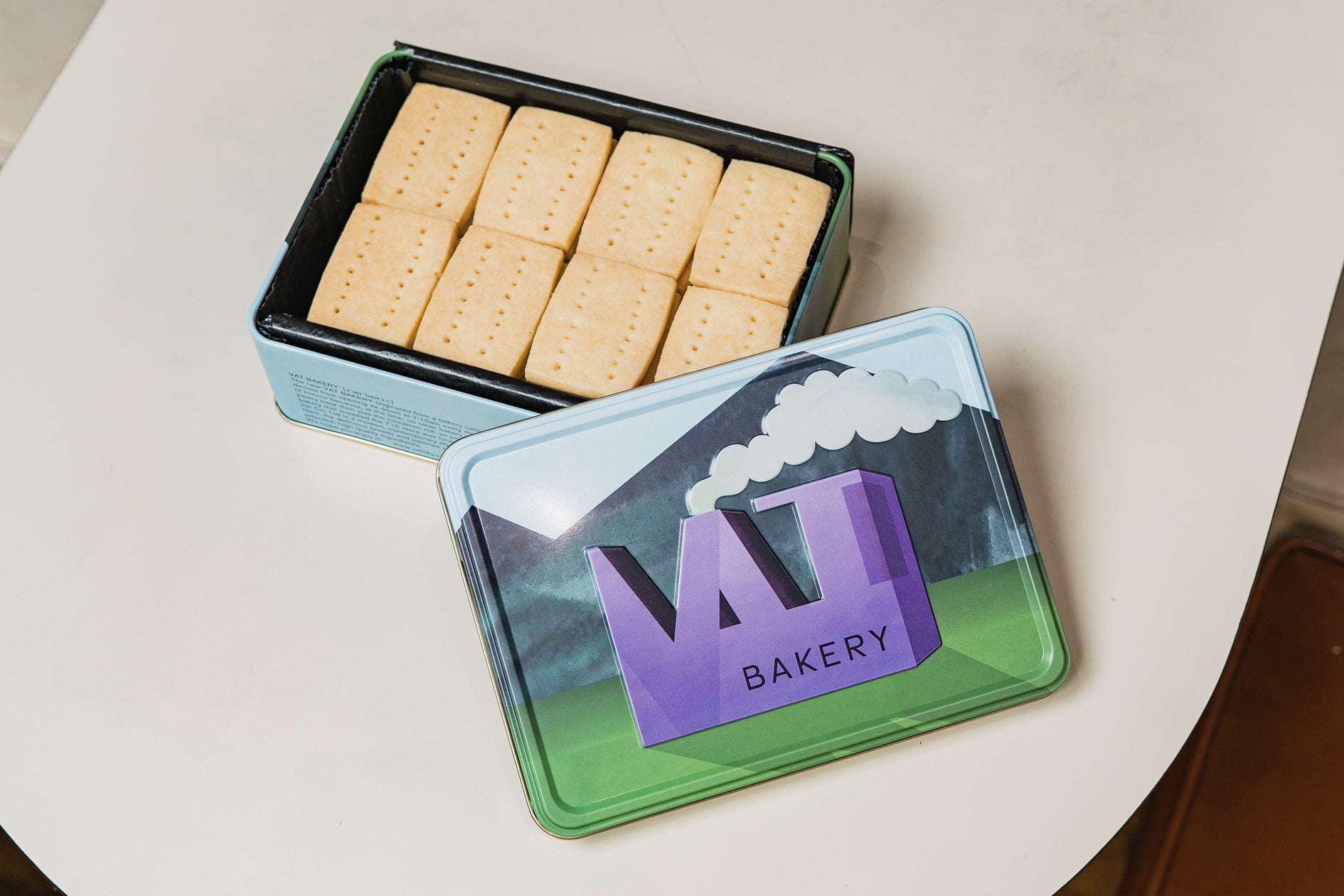 VAT BAKERYから秋の季節限定メニューとギフトに最適なオリジナルクッキー缶が新登場