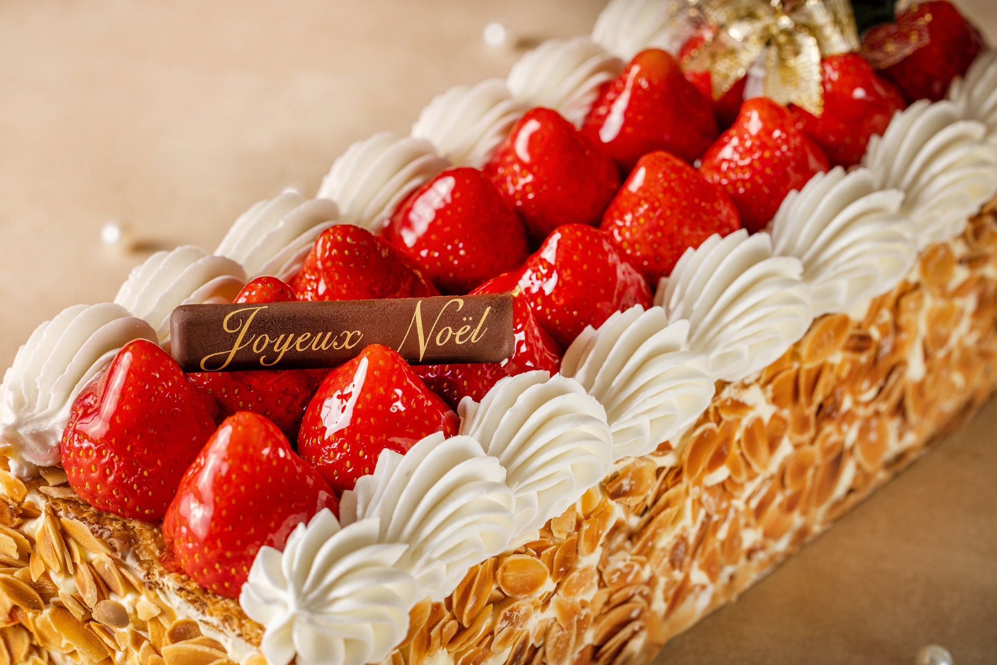 チョコレート（横浜ベイシェラトンのクリスマスに復活「ノエル ミルフィーユ」含む5種の限定ケーキ）
