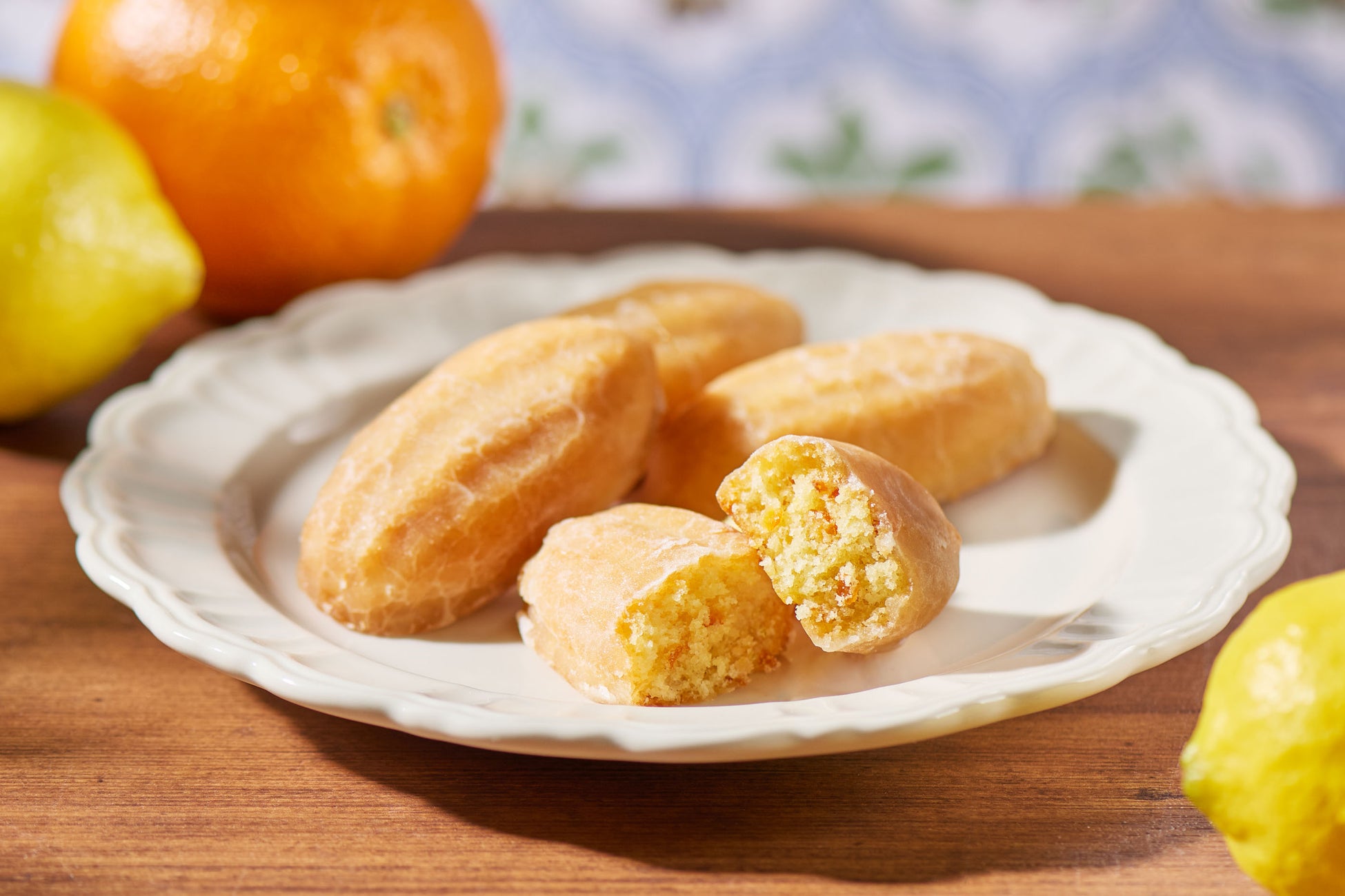焼き菓子（COCORISの期間限定『ブッセ ジャンドゥーヤ』が10月1日発売—ローストナッツの豊かな風味を楽しむ）