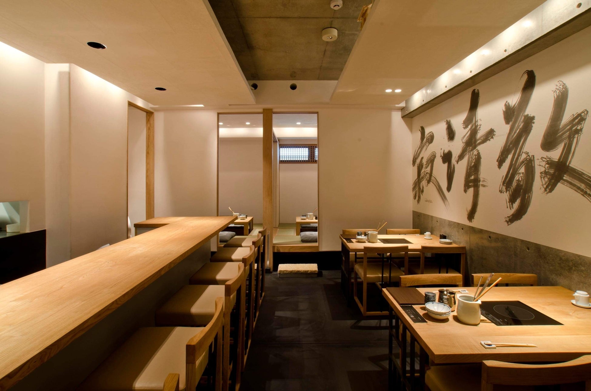 地元の方に愛される創業店「博多水炊きとり田 薬院店」